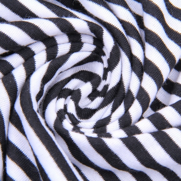 Black & White Stripe Scoop Neck Tank Top Crop Top - Picture 4 of 4